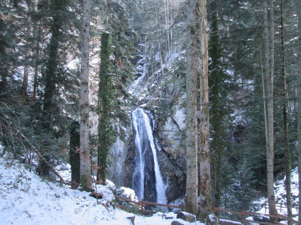 Gite Auberge Les Cascades La Mongie Luaran gambar